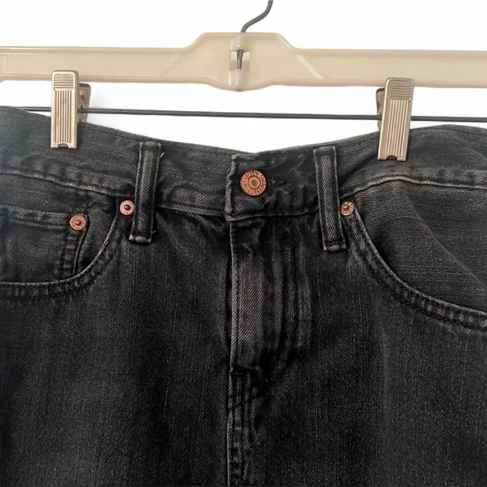 Levi’s High Rise Raw Hem Denim Mini Skirt Black 24